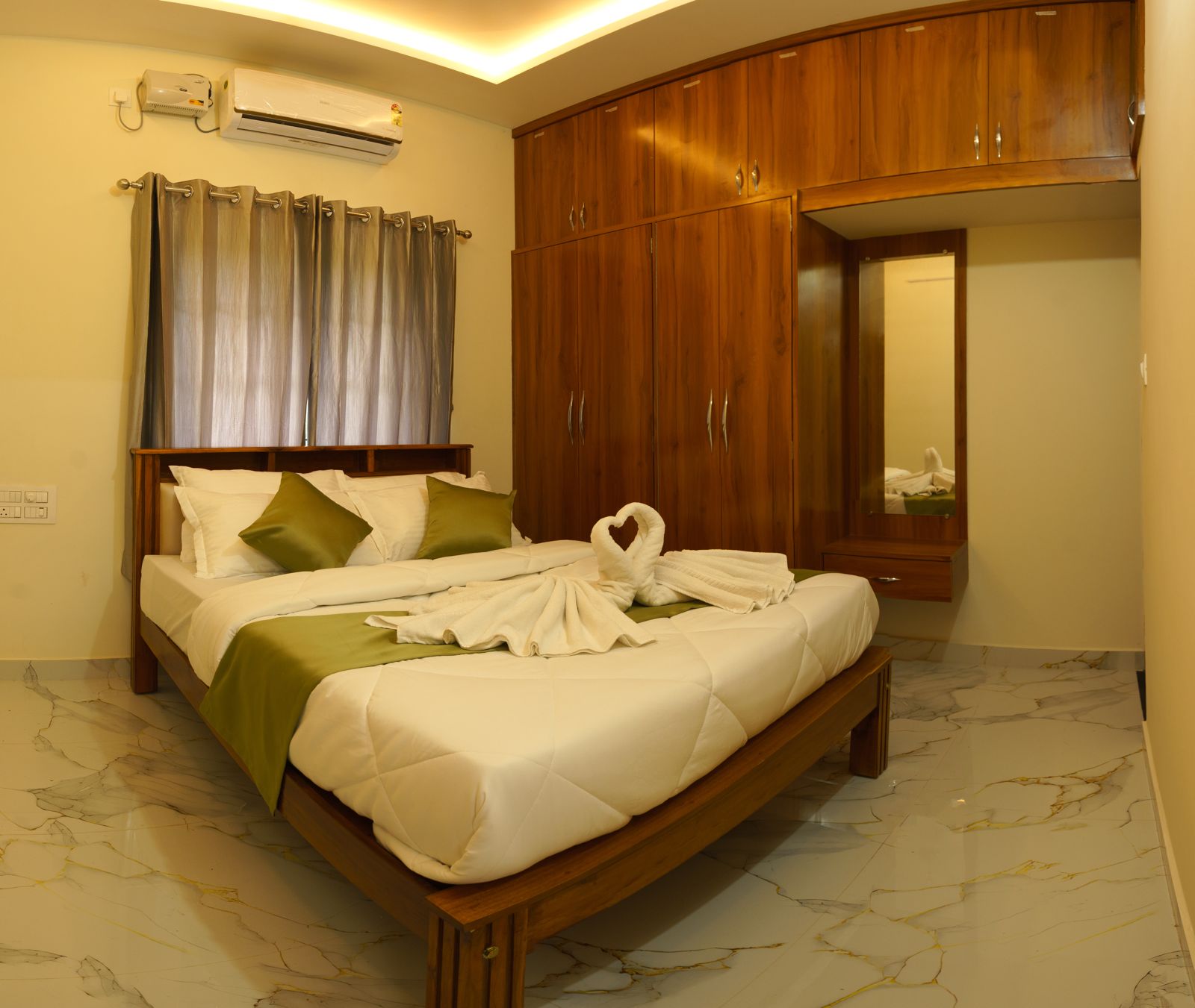 Suite Rooms at Gayathri Nest